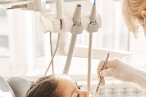 Бесплатная консультация детского врача стоматолога + скидка 50% на профессиональную гигиену полости рта!