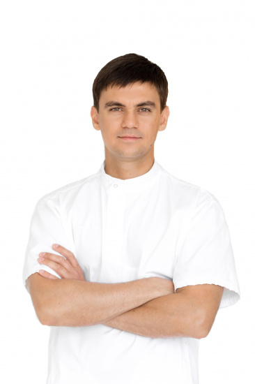 Петровский Евгений Дмитриевич  Главный врач клиники